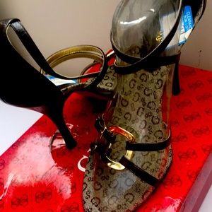 *NEW* Guess Signature Shoes Sz 10